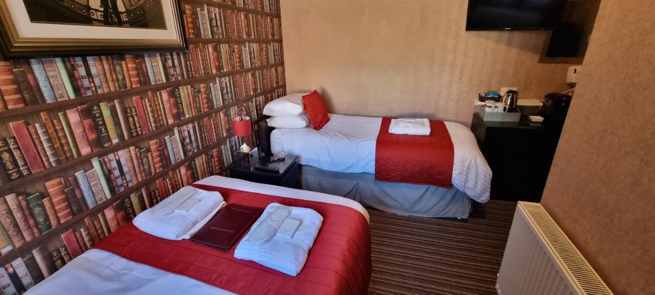 Newholme 2* Blackpool