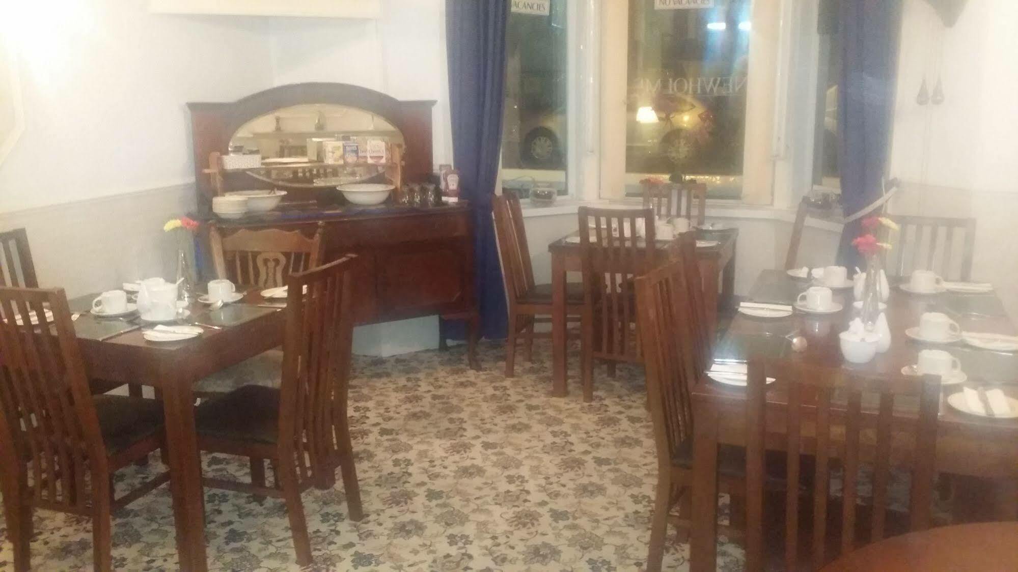 Newholme Hotel 2*